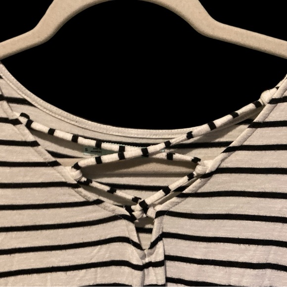 Maurices striped top size SMALL - Picture 3 of 6